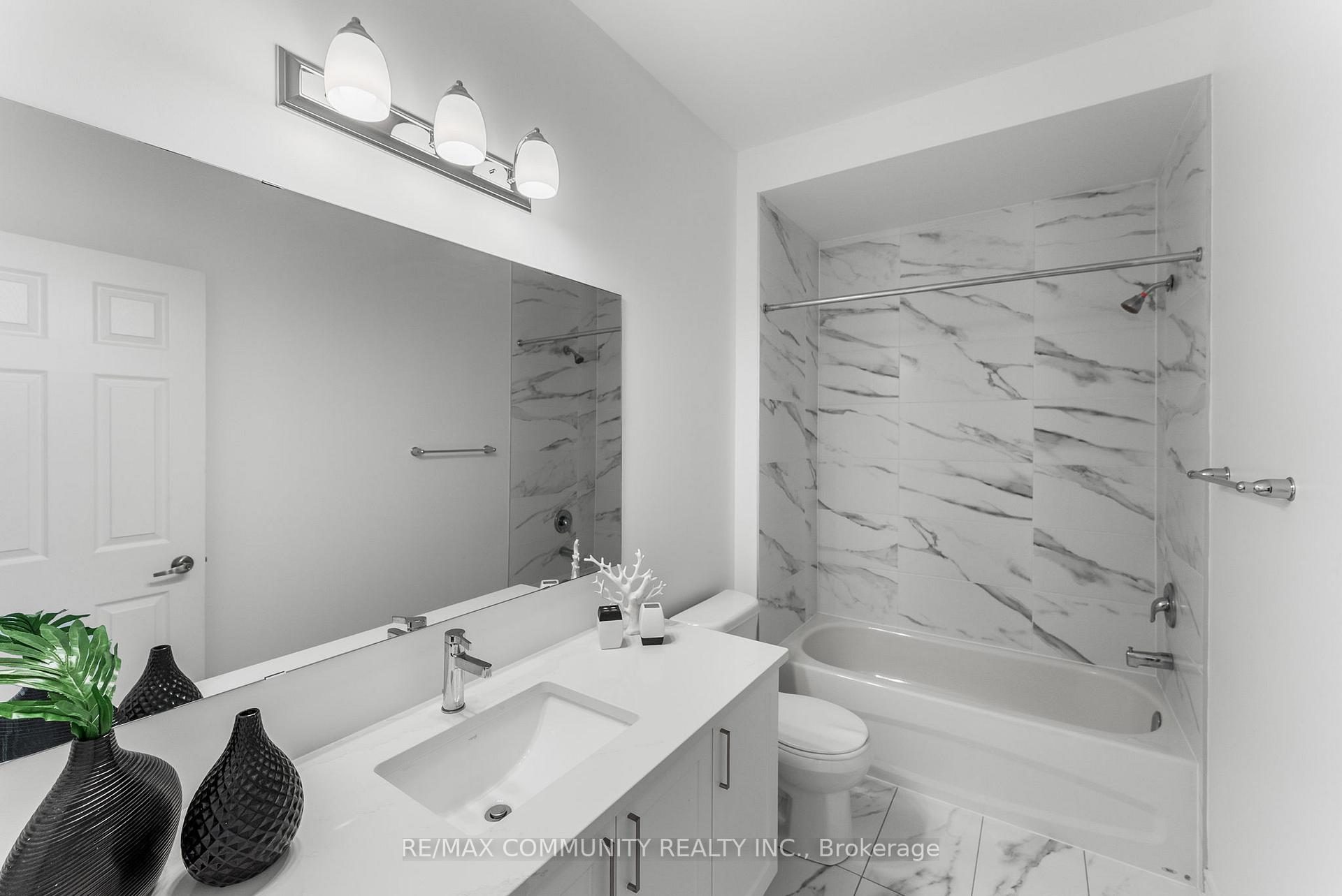 Photo 36 of 169 Auckland Drive, Whitby, Rural Whitby — HOMEH
