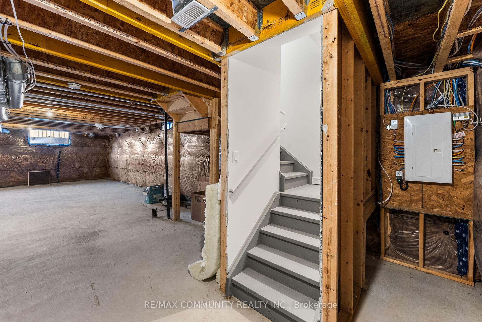 Photo 37 of 169 Auckland Drive, Whitby, Rural Whitby — HOMEH