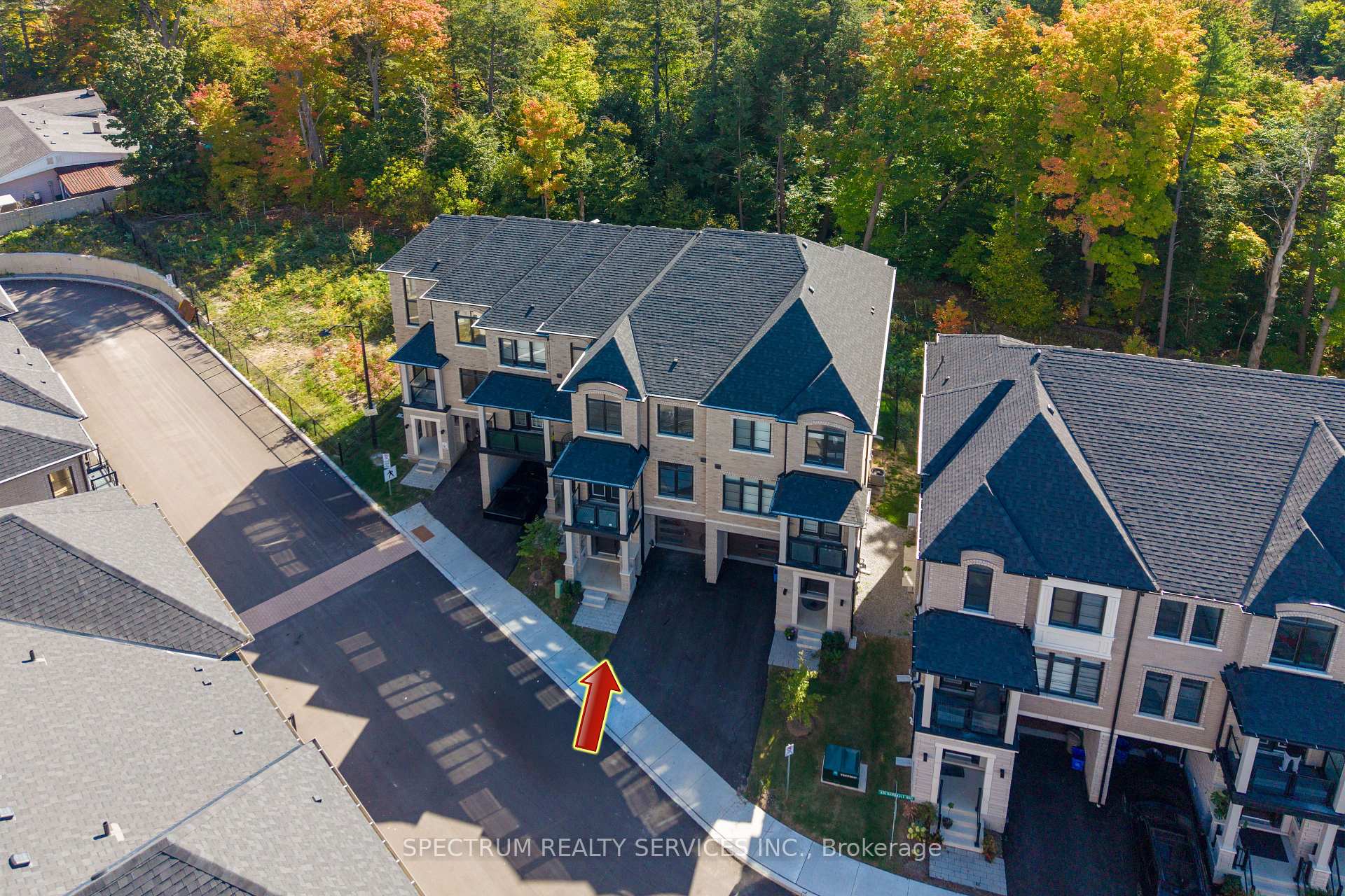 Photo 4 of 35 De La Roche Drive, Vaughan, Vellore Village — HOMEH