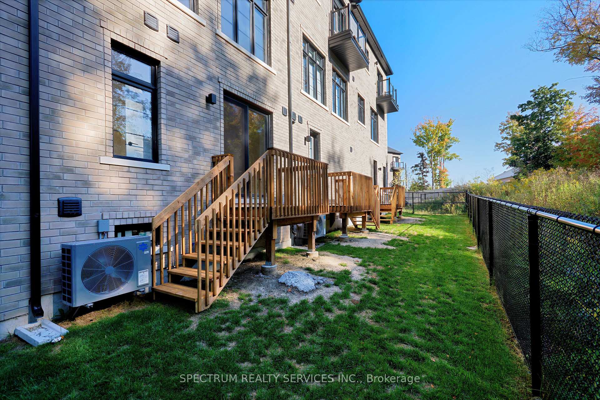 Photo 41 of 35 De La Roche Drive, Vaughan, Vellore Village — HOMEH