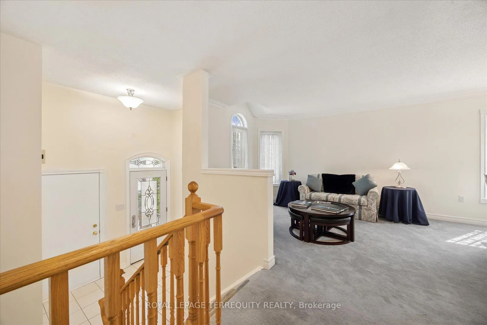 Photo 4 of 15 Waring Avenue, Whitby, Brooklin — HOMEH