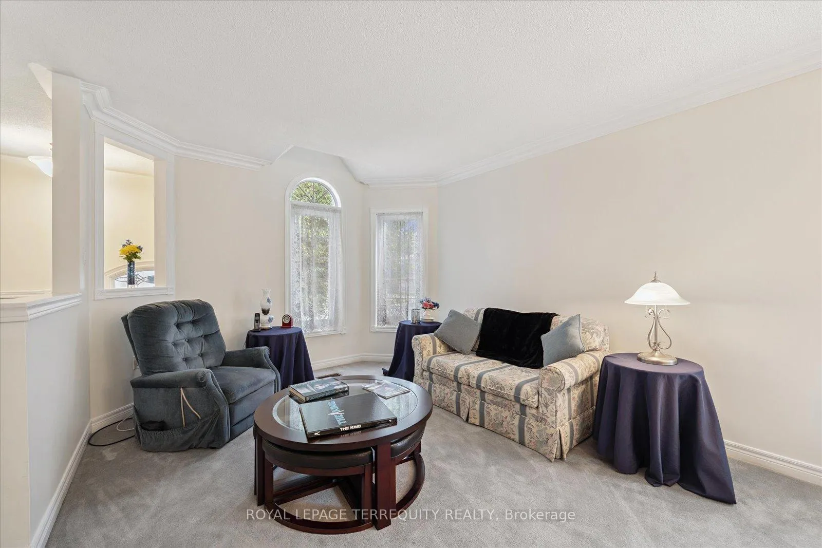 Photo 5 of 15 Waring Avenue, Whitby, Brooklin — HOMEH