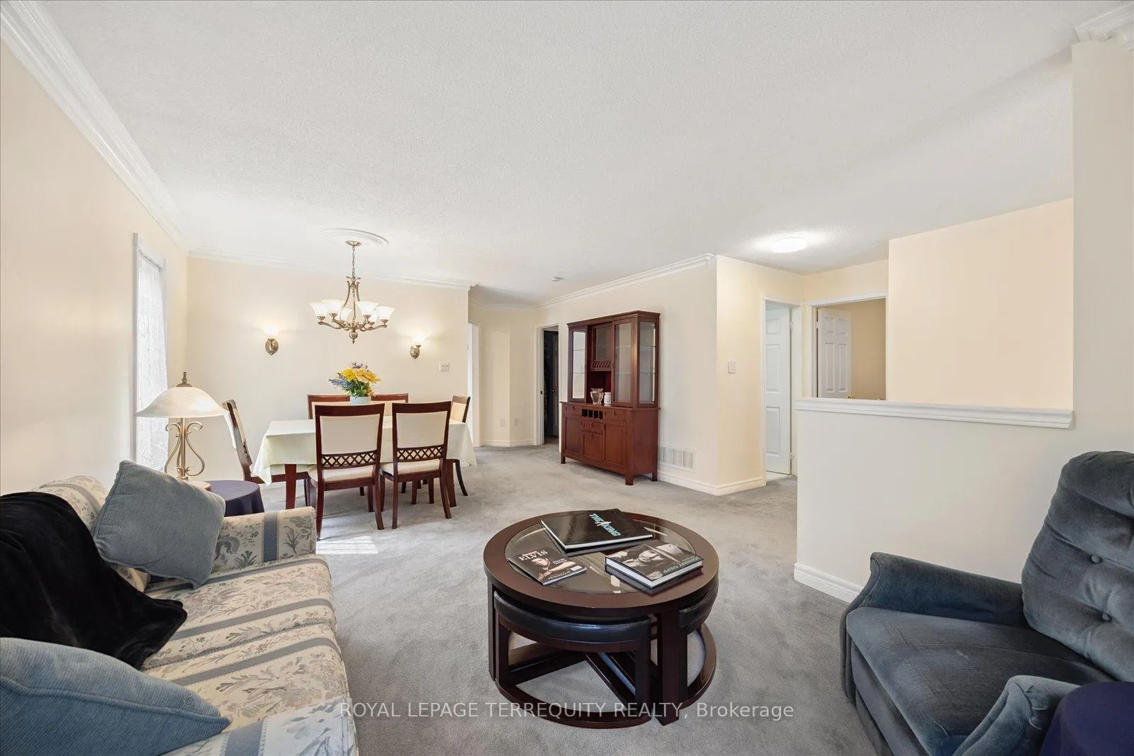 Photo 7 of 15 Waring Avenue, Whitby, Brooklin — HOMEH