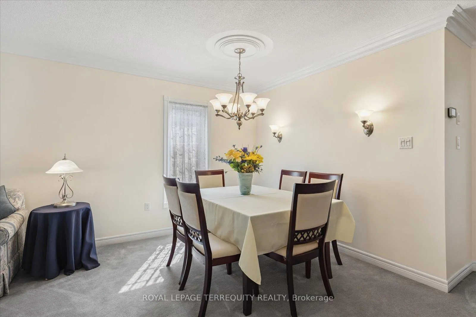 Photo 8 of 15 Waring Avenue, Whitby, Brooklin — HOMEH