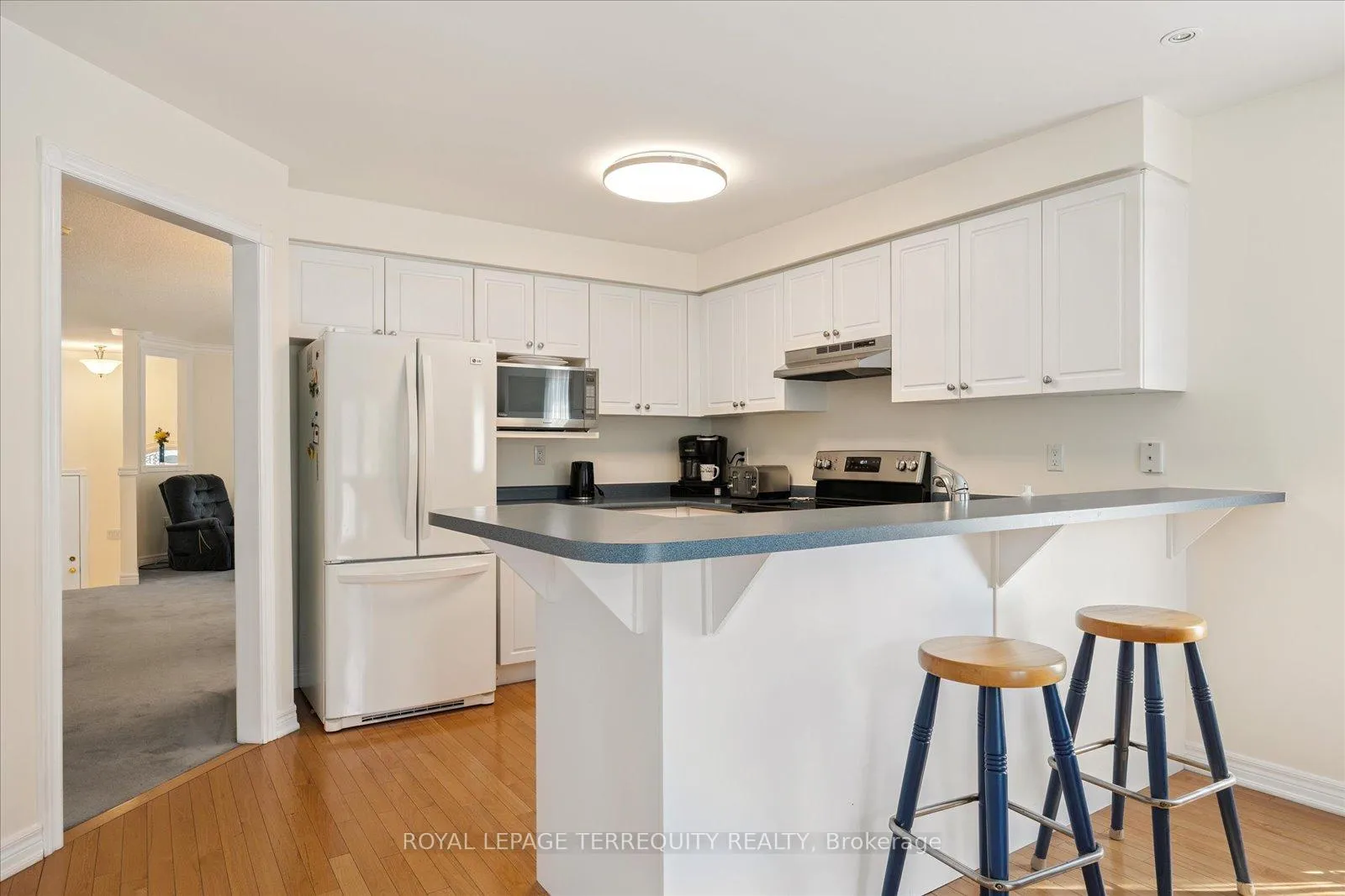 Photo 10 of 15 Waring Avenue, Whitby, Brooklin — HOMEH
