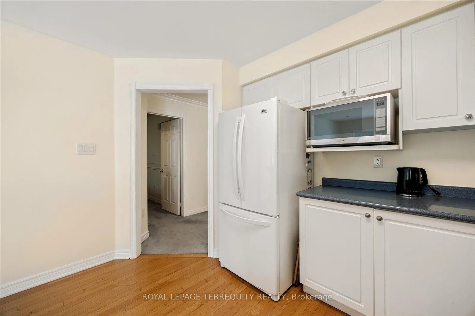 Photo 13 of 15 Waring Avenue, Whitby, Brooklin — HOMEH