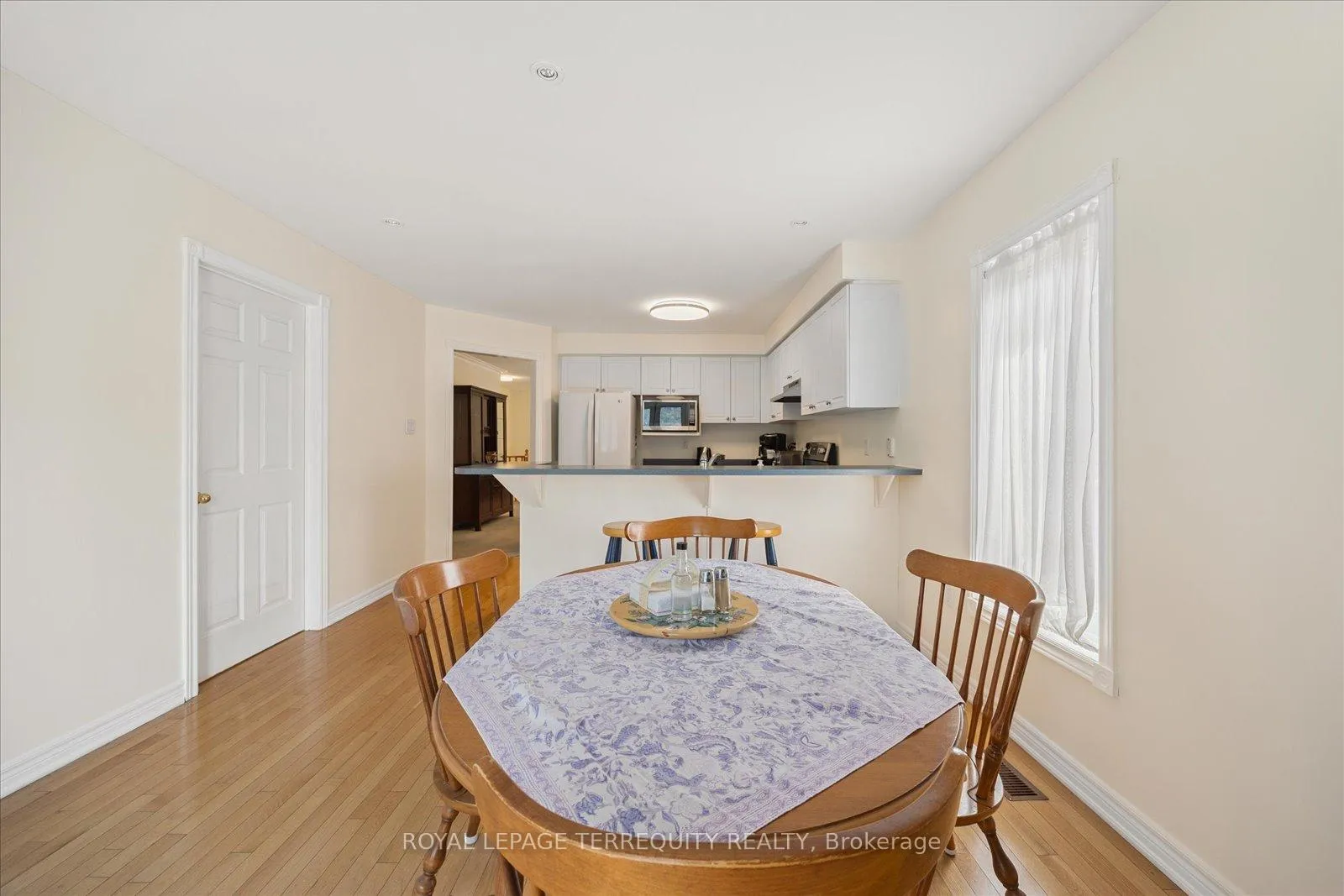 Photo 15 of 15 Waring Avenue, Whitby, Brooklin — HOMEH