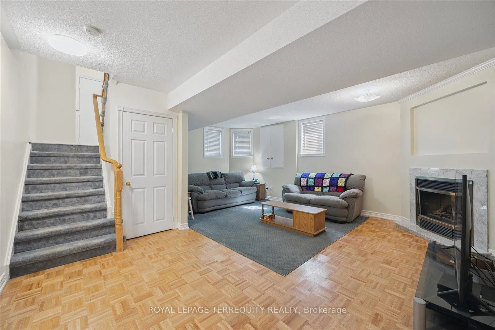 Photo 24 of 15 Waring Avenue, Whitby, Brooklin — HOMEH