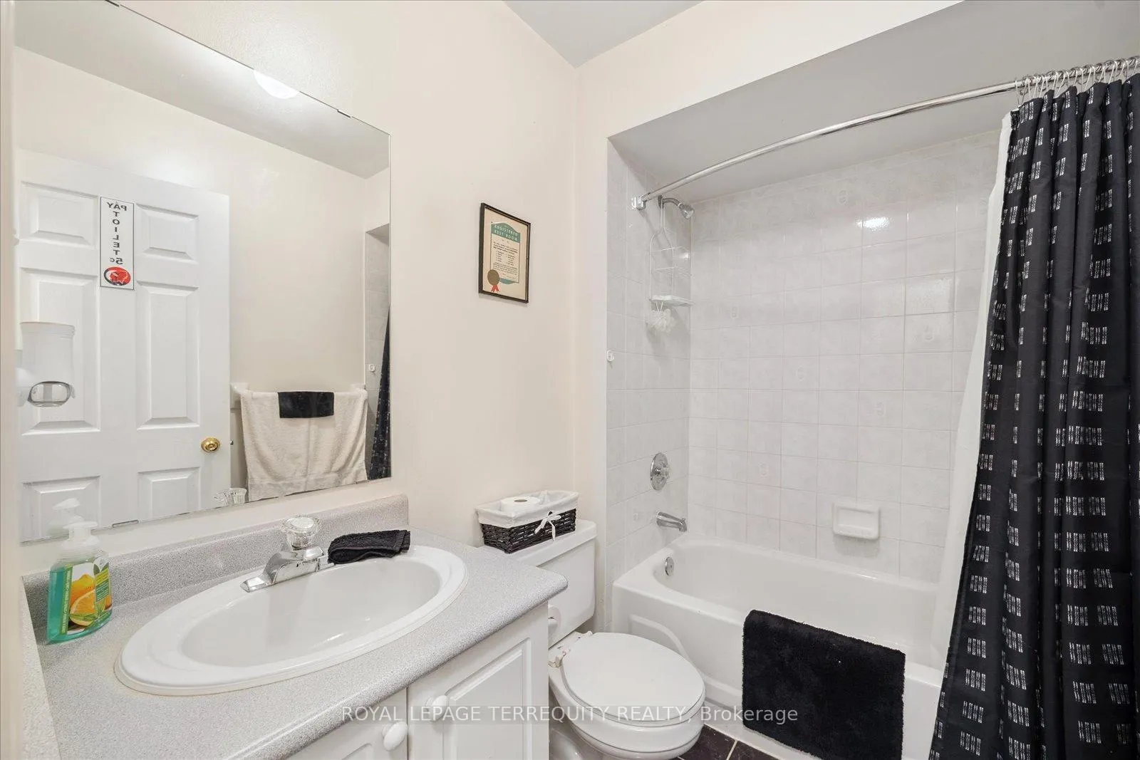 Photo 33 of 15 Waring Avenue, Whitby, Brooklin — HOMEH