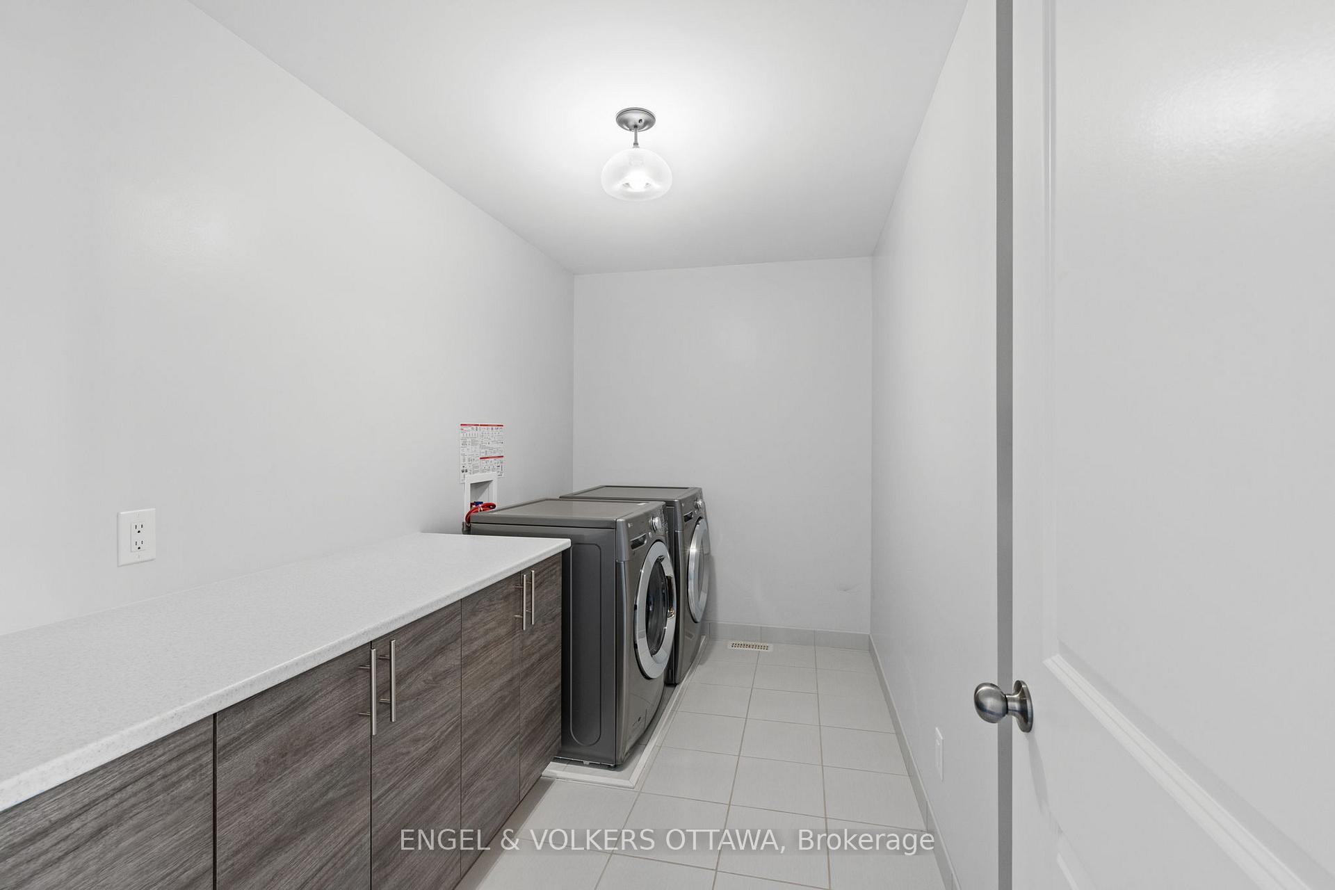 Photo 23 of 221 Cooks Mill Crescent, Ottawa, Riverside South — HOMEH