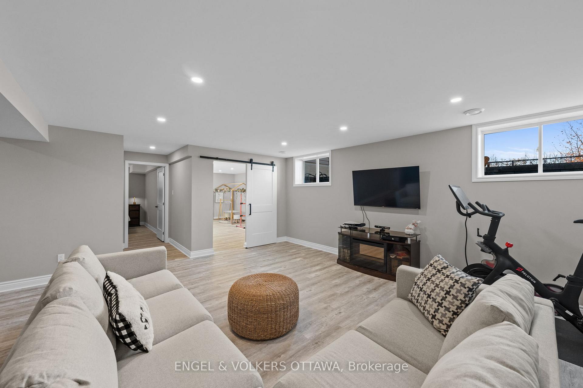 Photo 35 of 221 Cooks Mill Crescent, Ottawa, Riverside South — HOMEH