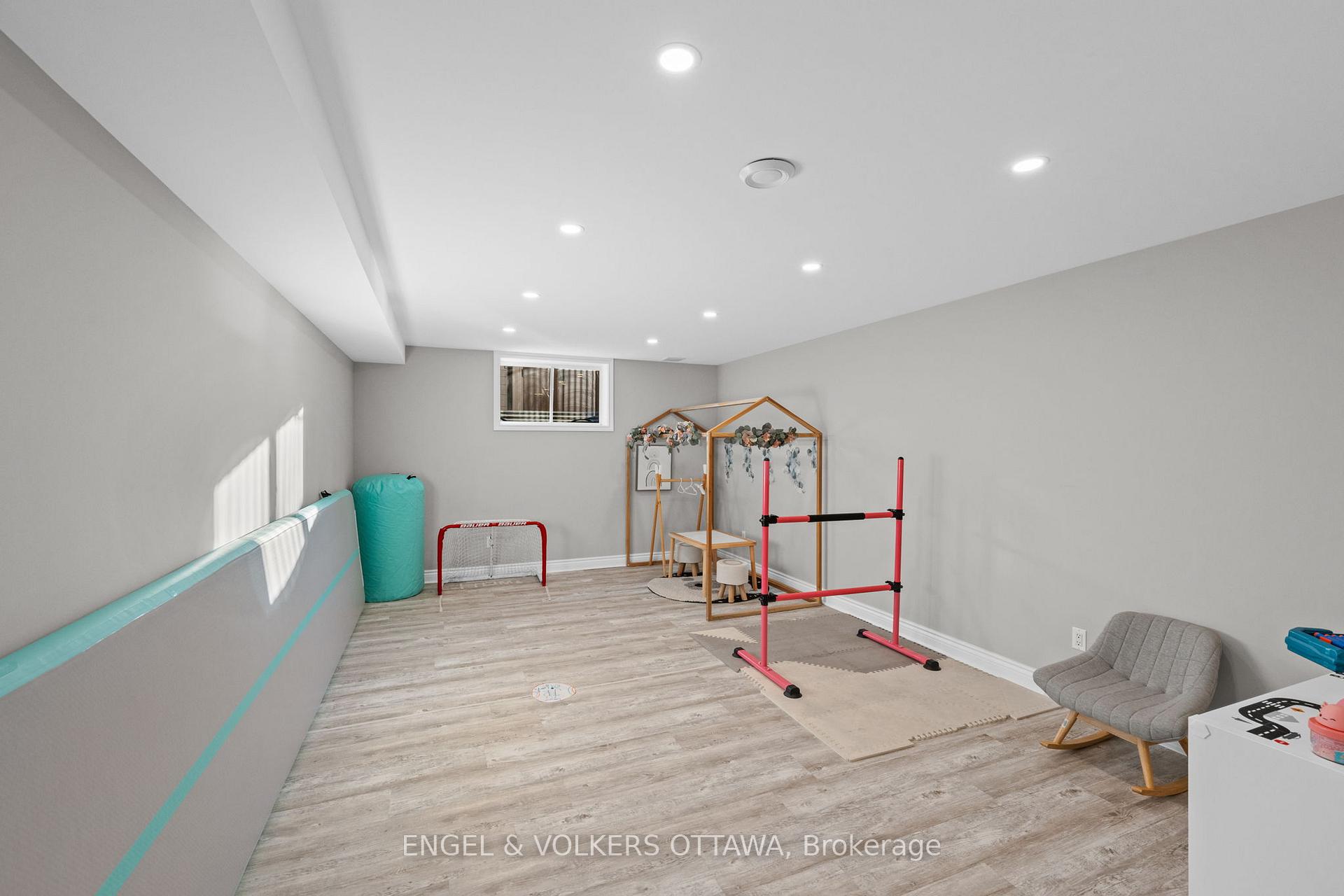 Photo 36 of 221 Cooks Mill Crescent, Ottawa, Riverside South — HOMEH