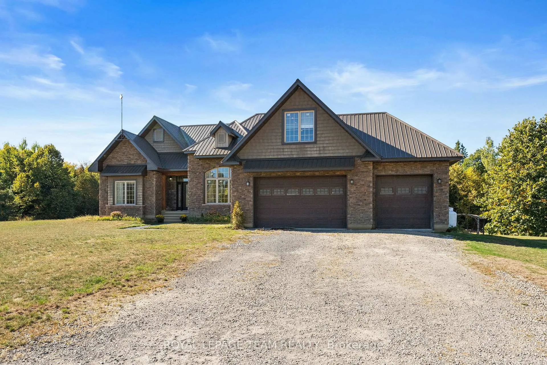 Front of 450 Davis Side Road