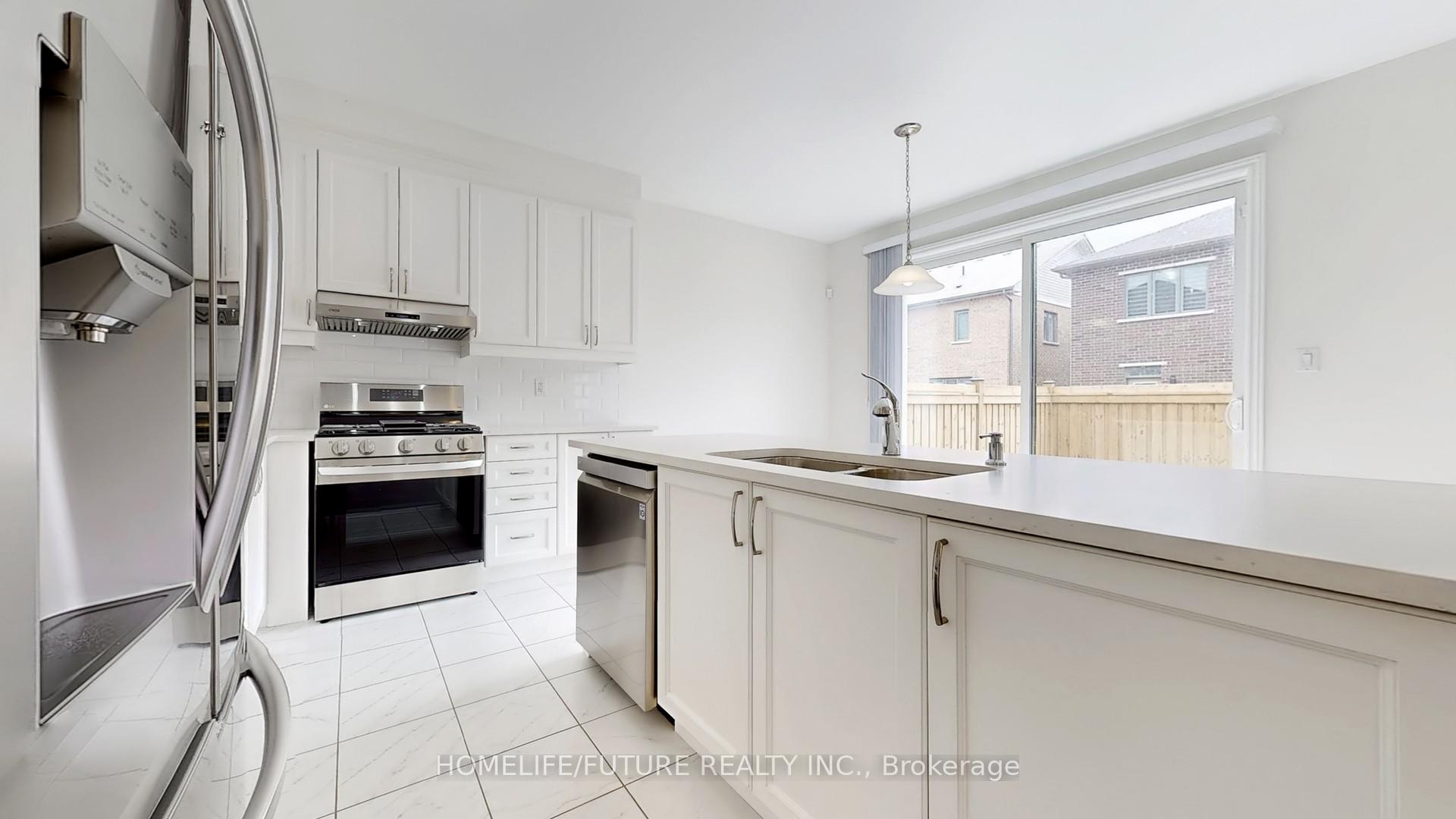 Photo 11 of 2 Broden Crescent, Whitby, Rural Whitby — HOMEH