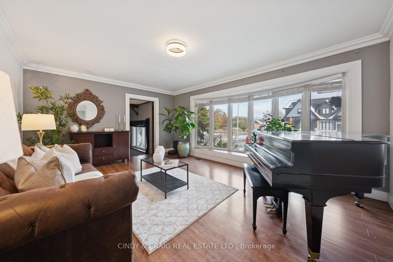 Photo 3 of 34 Heber Down Crescent, Whitby, Brooklin — HOMEH