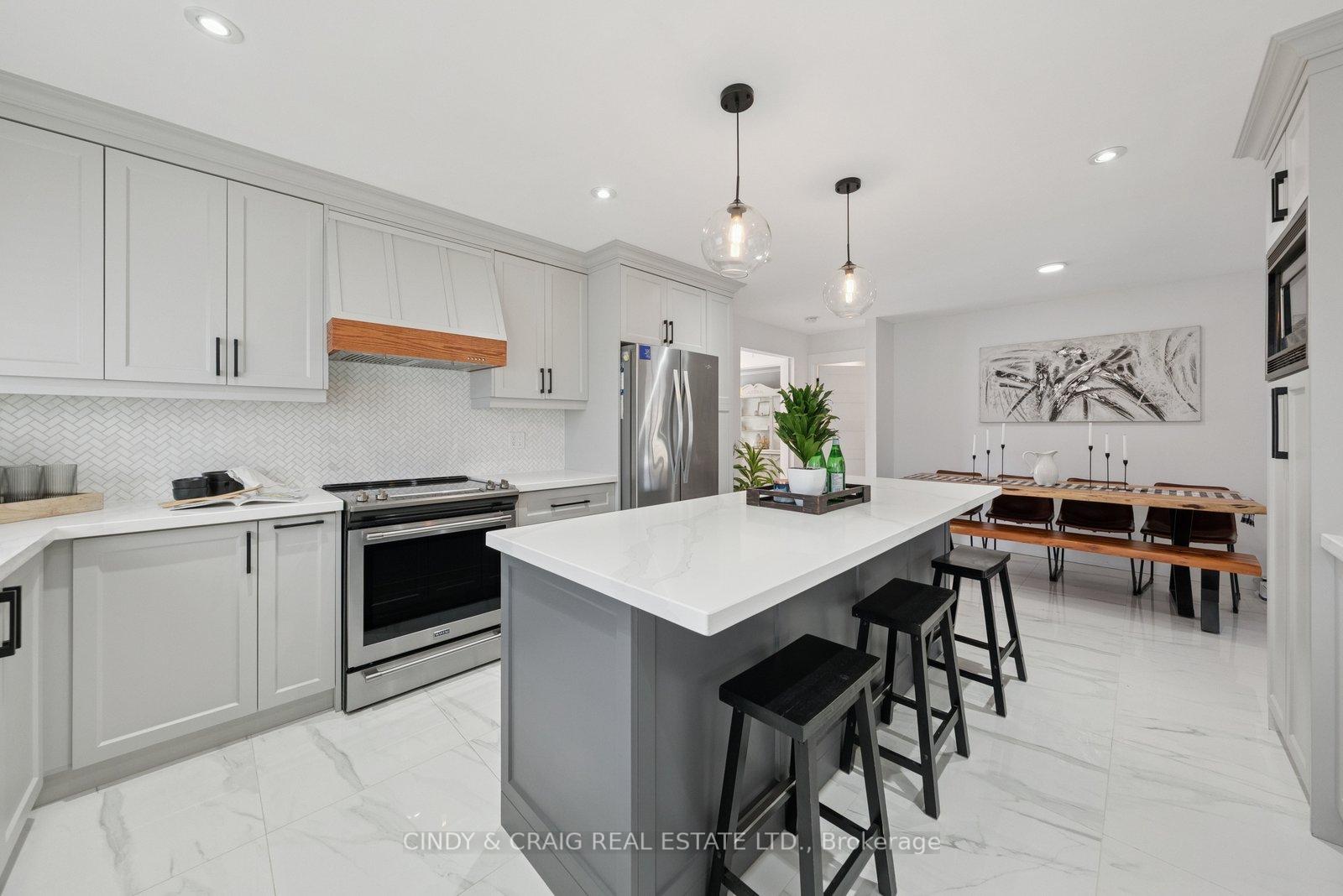 Photo 5 of 34 Heber Down Crescent, Whitby, Brooklin — HOMEH