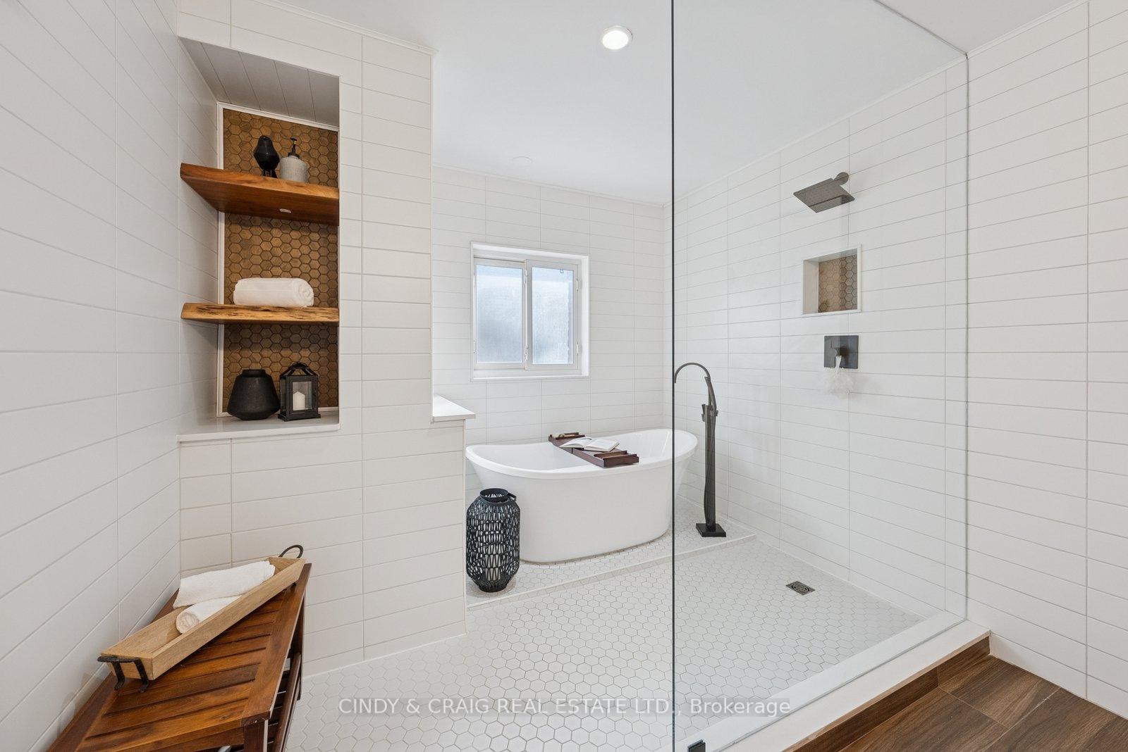 Photo 10 of 34 Heber Down Crescent, Whitby, Brooklin — HOMEH