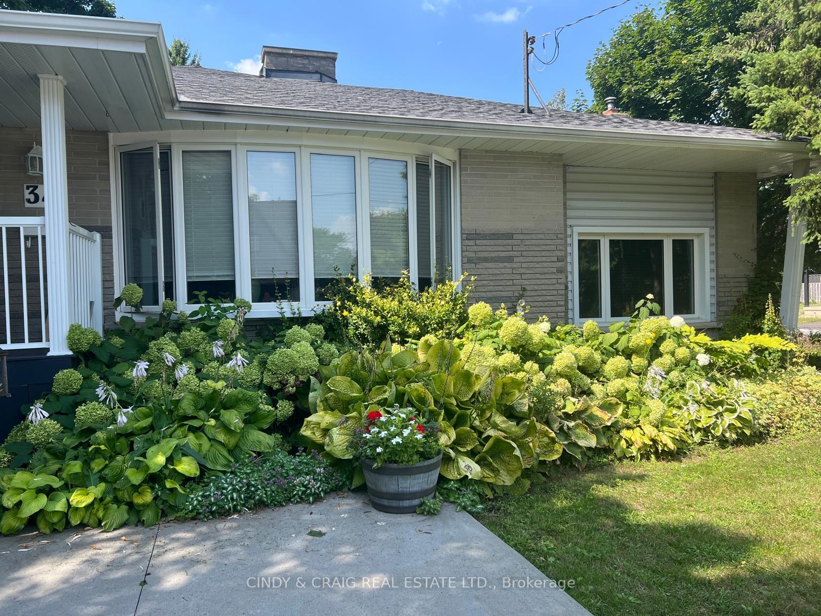 Photo 21 of 34 Heber Down Crescent, Whitby, Brooklin — HOMEH