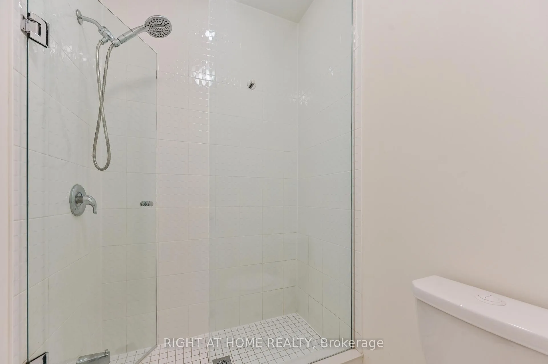 Photo 23 of 80 Conarty Crescent, Whitby, Rural Whitby — HOMEH