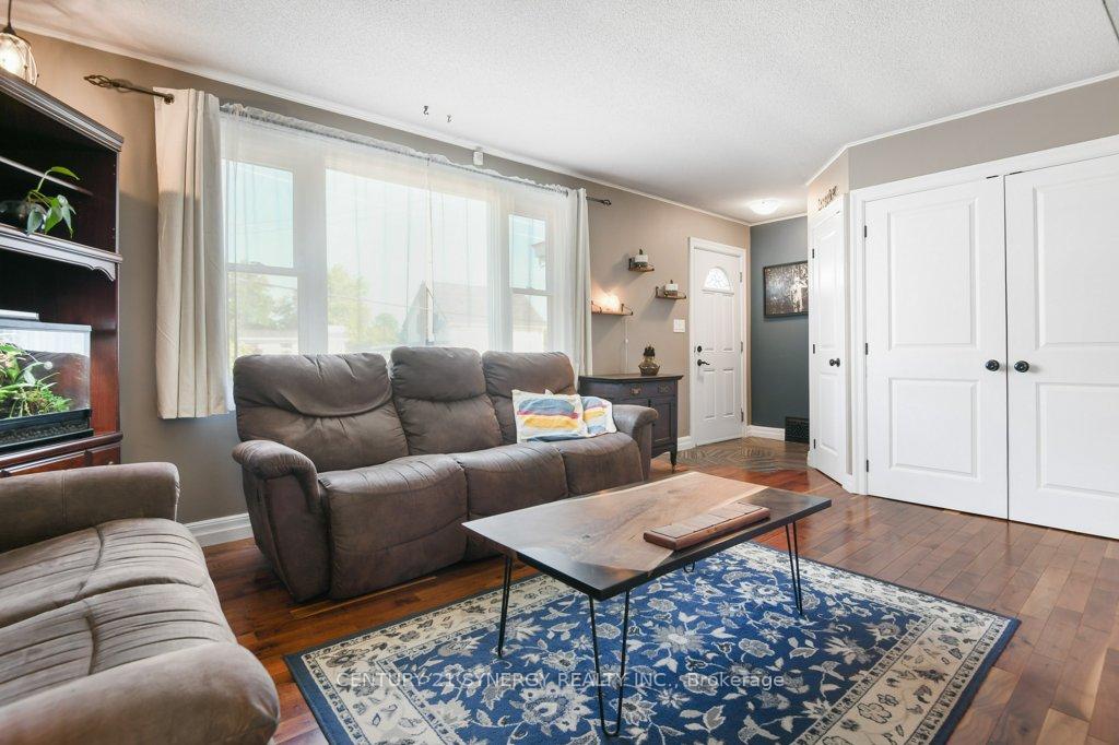 Photo 4 of 10 Mclachlin Street S, Arnprior — HOMEH