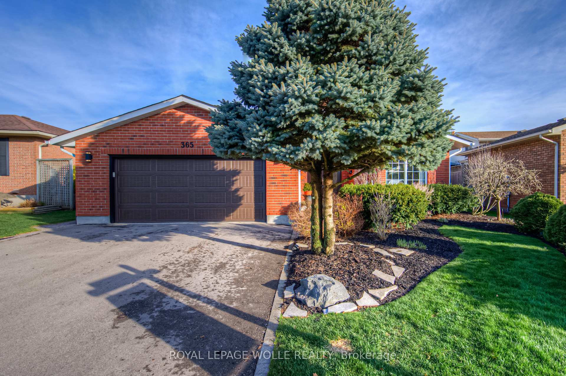 Photo 2 of 365 Twinflower Crescent, Waterloo — HOMEH