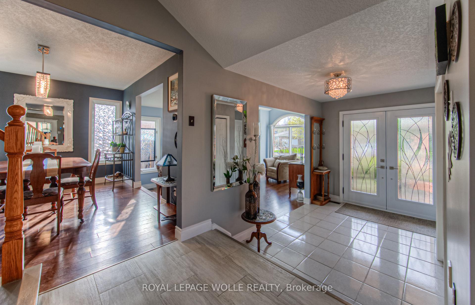 Photo 8 of 365 Twinflower Crescent, Waterloo — HOMEH
