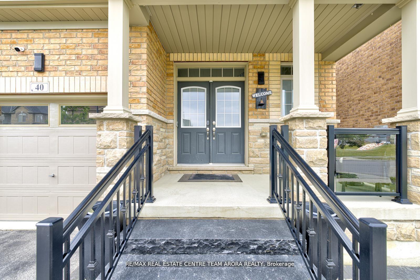 Photo 3 of 40 Killington Avenue, Vaughan, Kleinburg — HOMEH