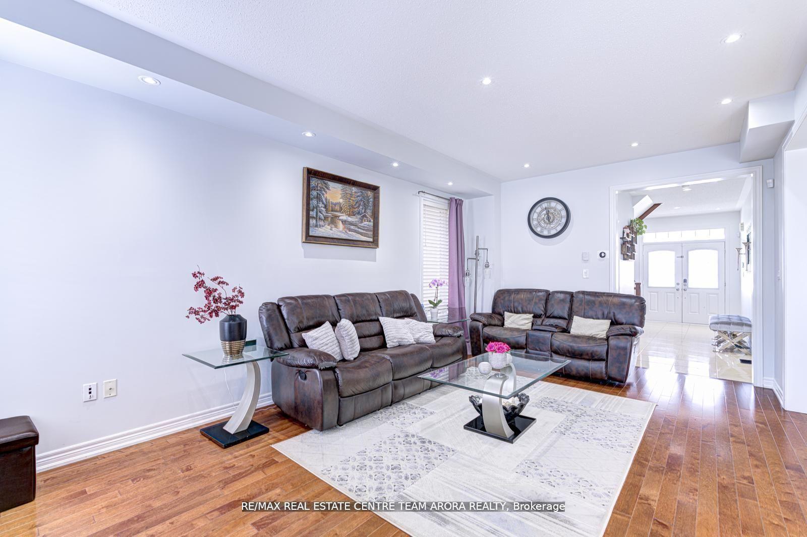 Photo 11 of 40 Killington Avenue, Vaughan, Kleinburg — HOMEH