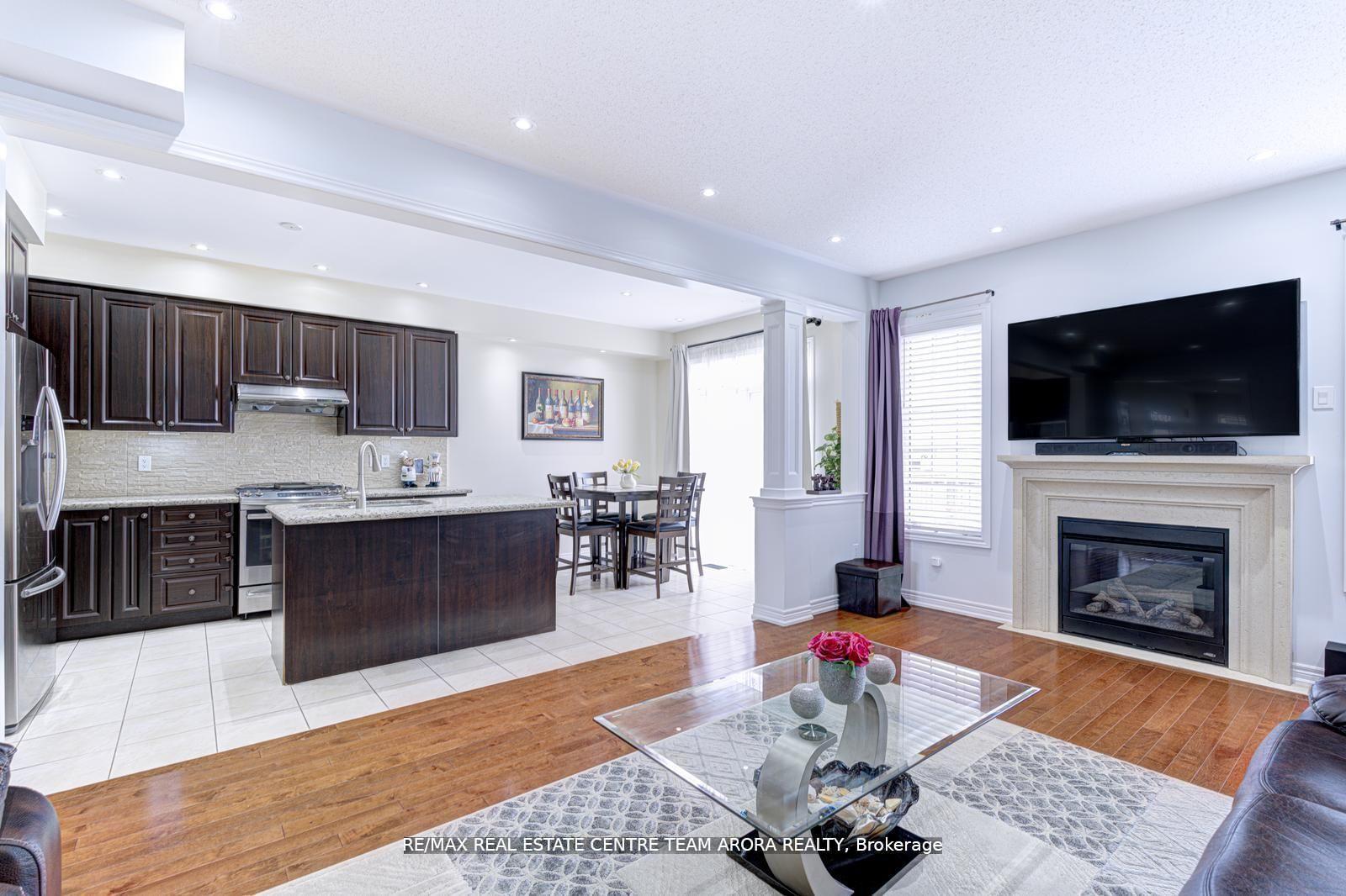 Photo 13 of 40 Killington Avenue, Vaughan, Kleinburg — HOMEH