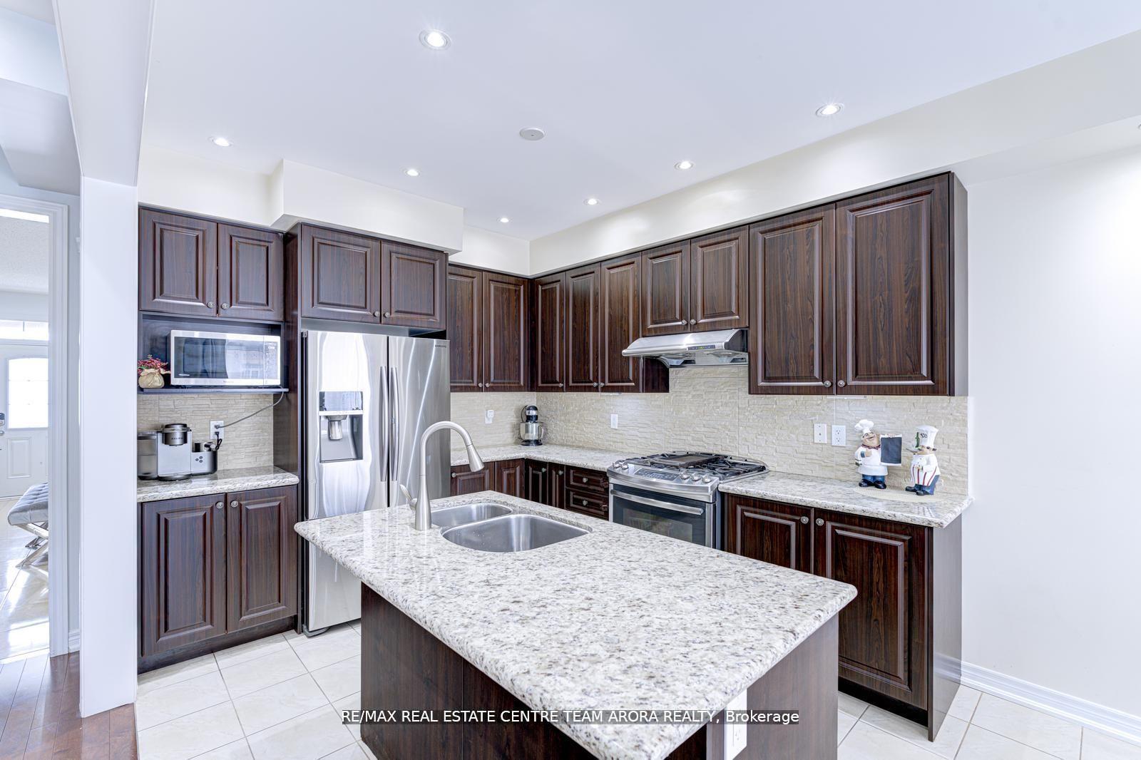Photo 16 of 40 Killington Avenue, Vaughan, Kleinburg — HOMEH