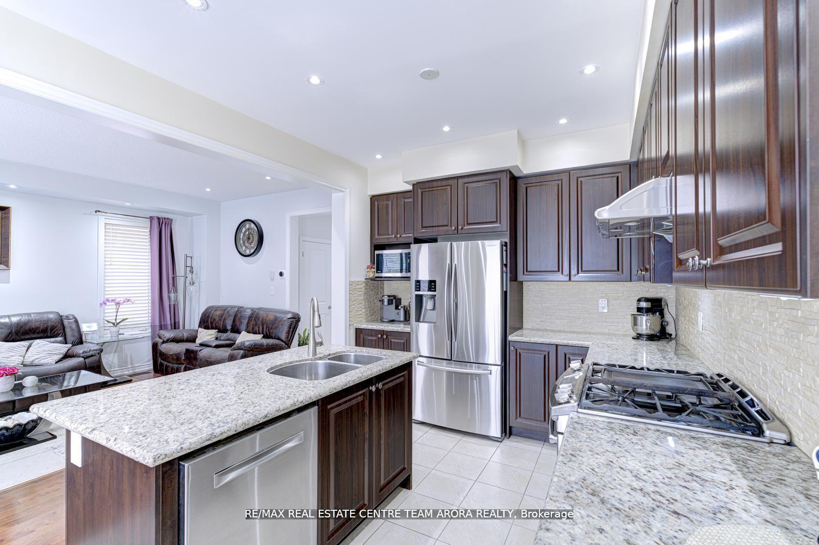 Photo 18 of 40 Killington Avenue, Vaughan, Kleinburg — HOMEH