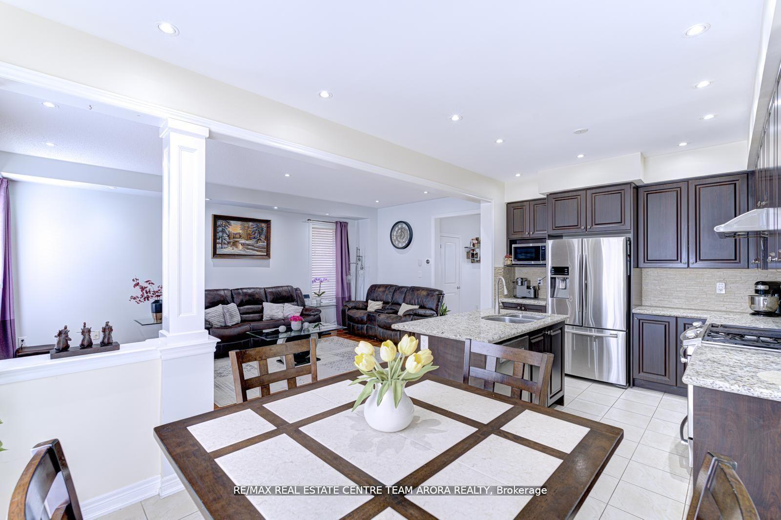 Photo 20 of 40 Killington Avenue, Vaughan, Kleinburg — HOMEH