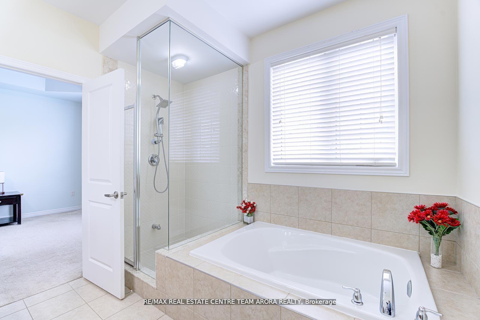 Photo 31 of 40 Killington Avenue, Vaughan, Kleinburg — HOMEH