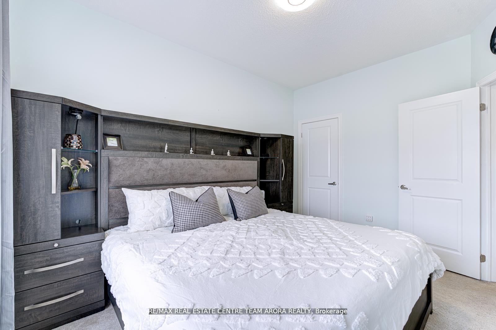 Photo 33 of 40 Killington Avenue, Vaughan, Kleinburg — HOMEH