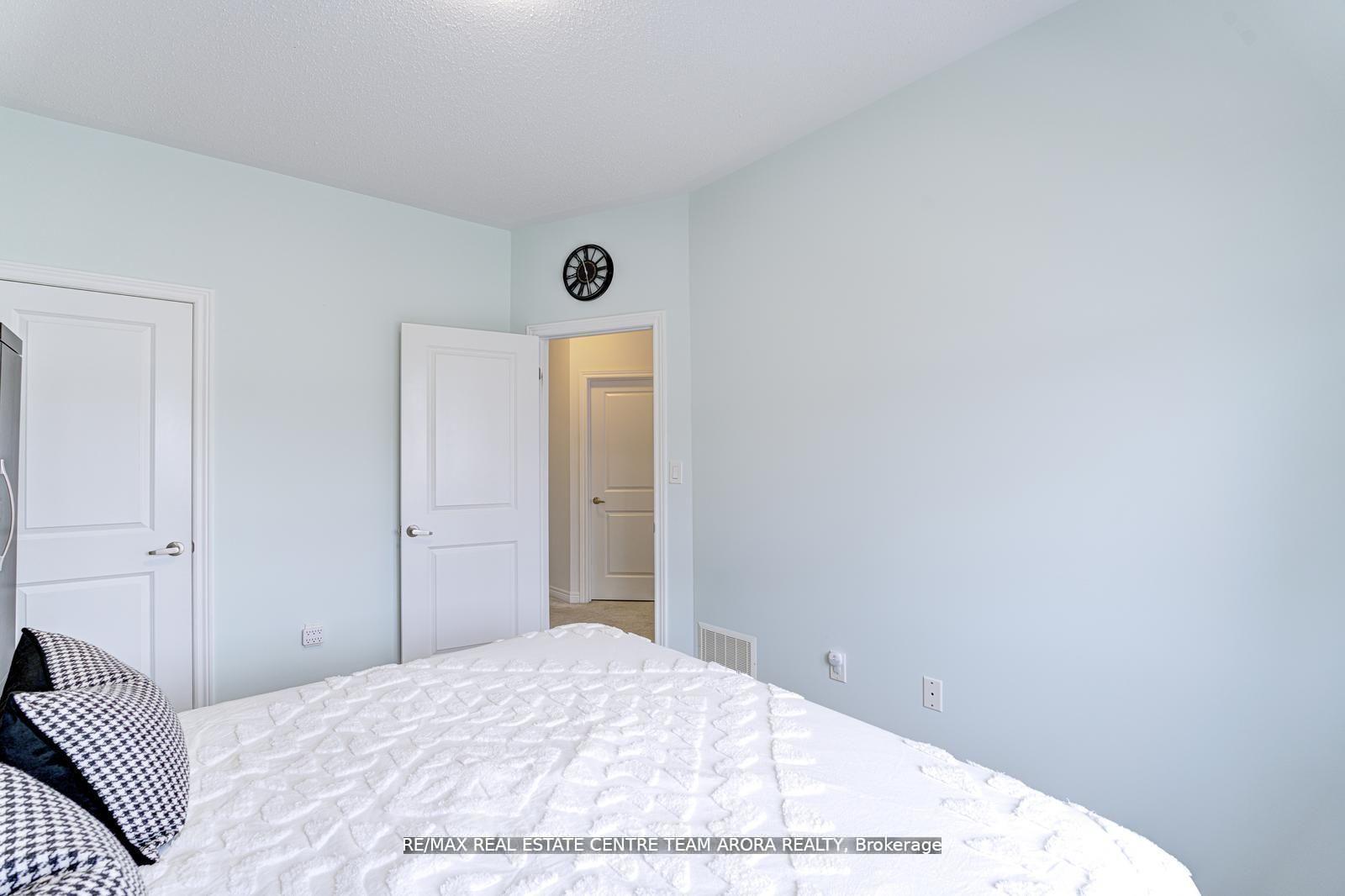 Photo 34 of 40 Killington Avenue, Vaughan, Kleinburg — HOMEH