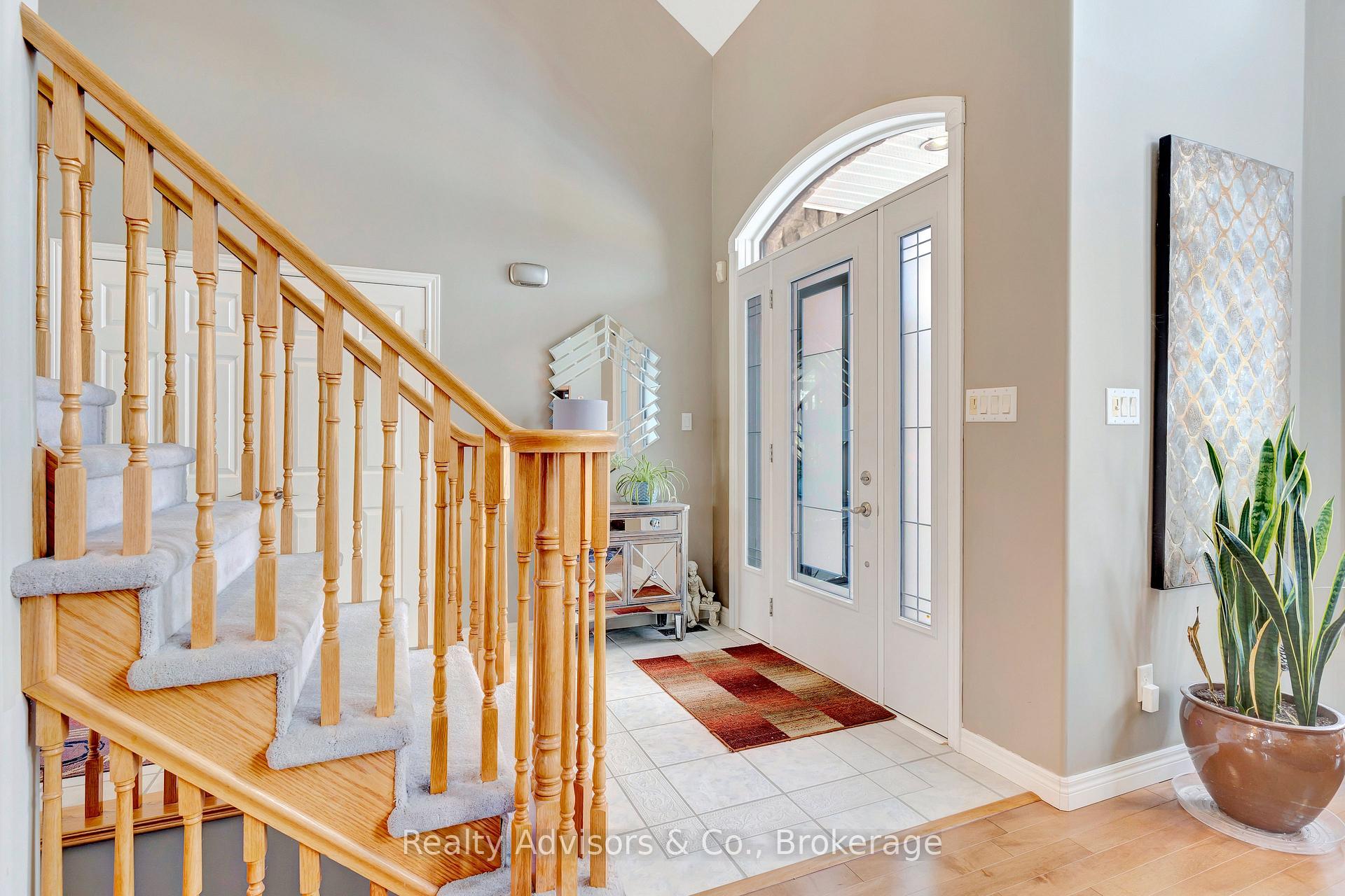 Photo 6 of 537 Buckingham Boulevard, Waterloo — HOMEH