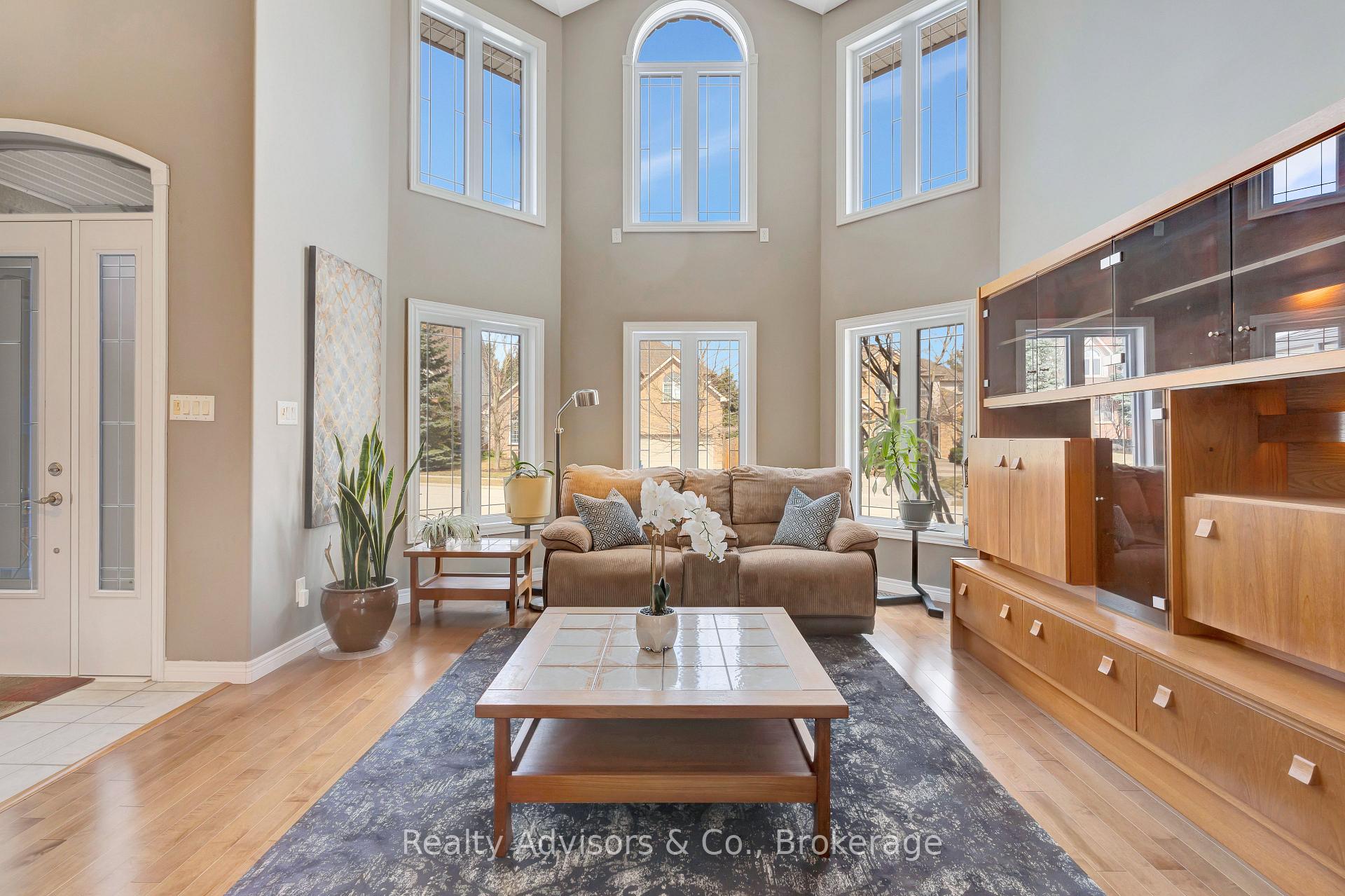 Photo 7 of 537 Buckingham Boulevard, Waterloo — HOMEH