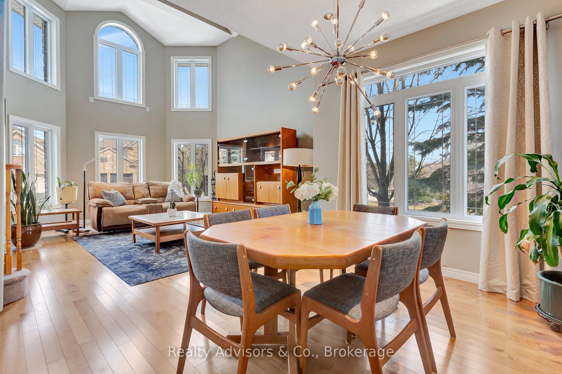 Photo 9 of 537 Buckingham Boulevard, Waterloo — HOMEH