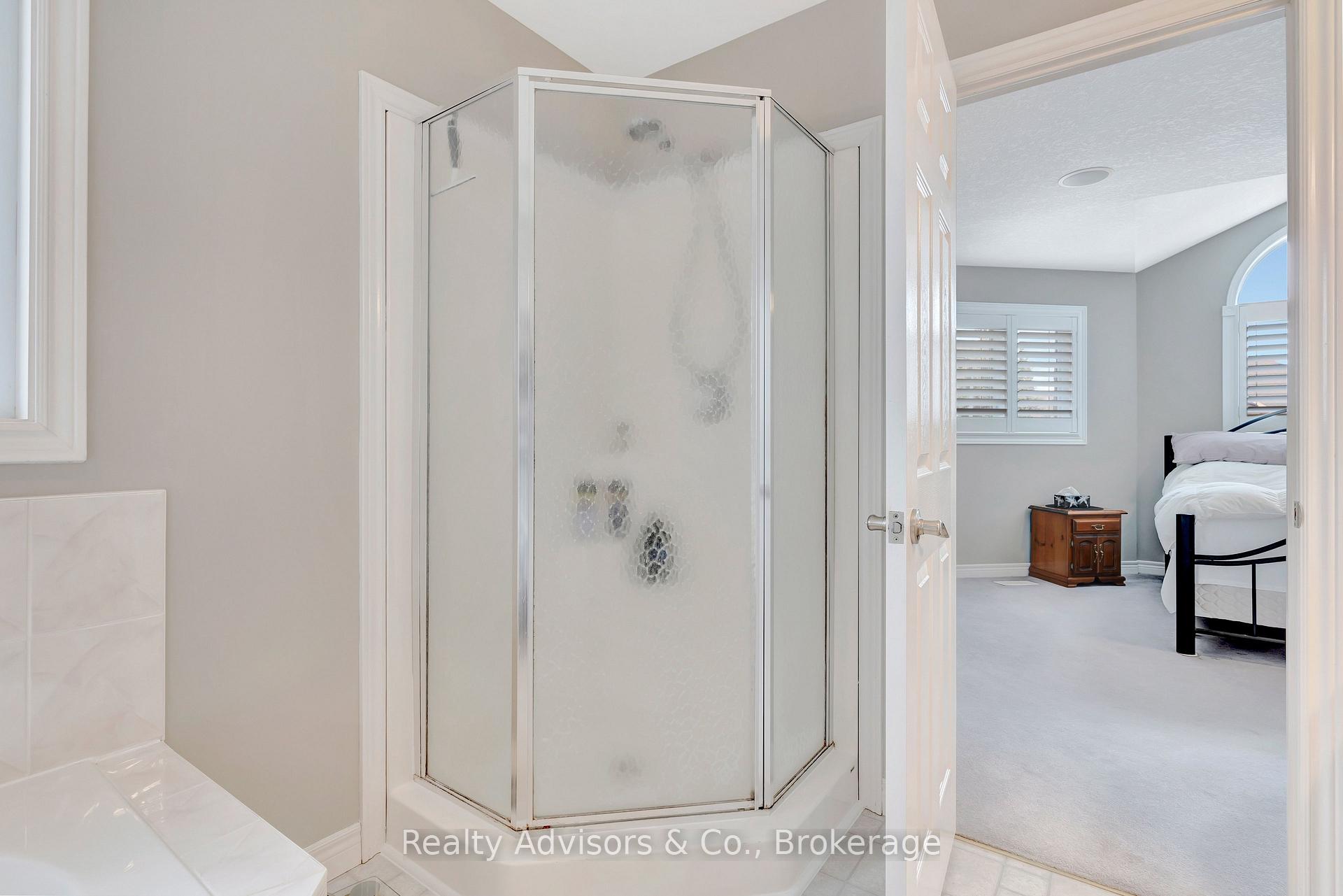Photo 21 of 537 Buckingham Boulevard, Waterloo — HOMEH
