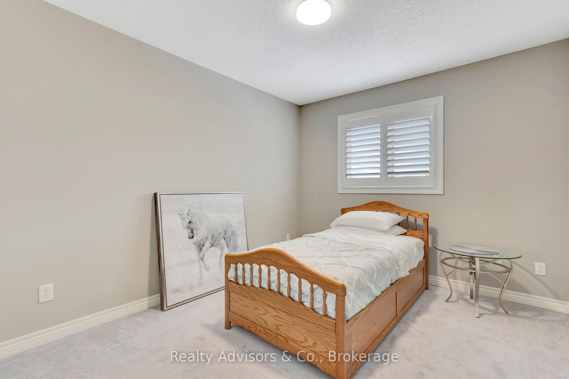 Photo 25 of 537 Buckingham Boulevard, Waterloo — HOMEH
