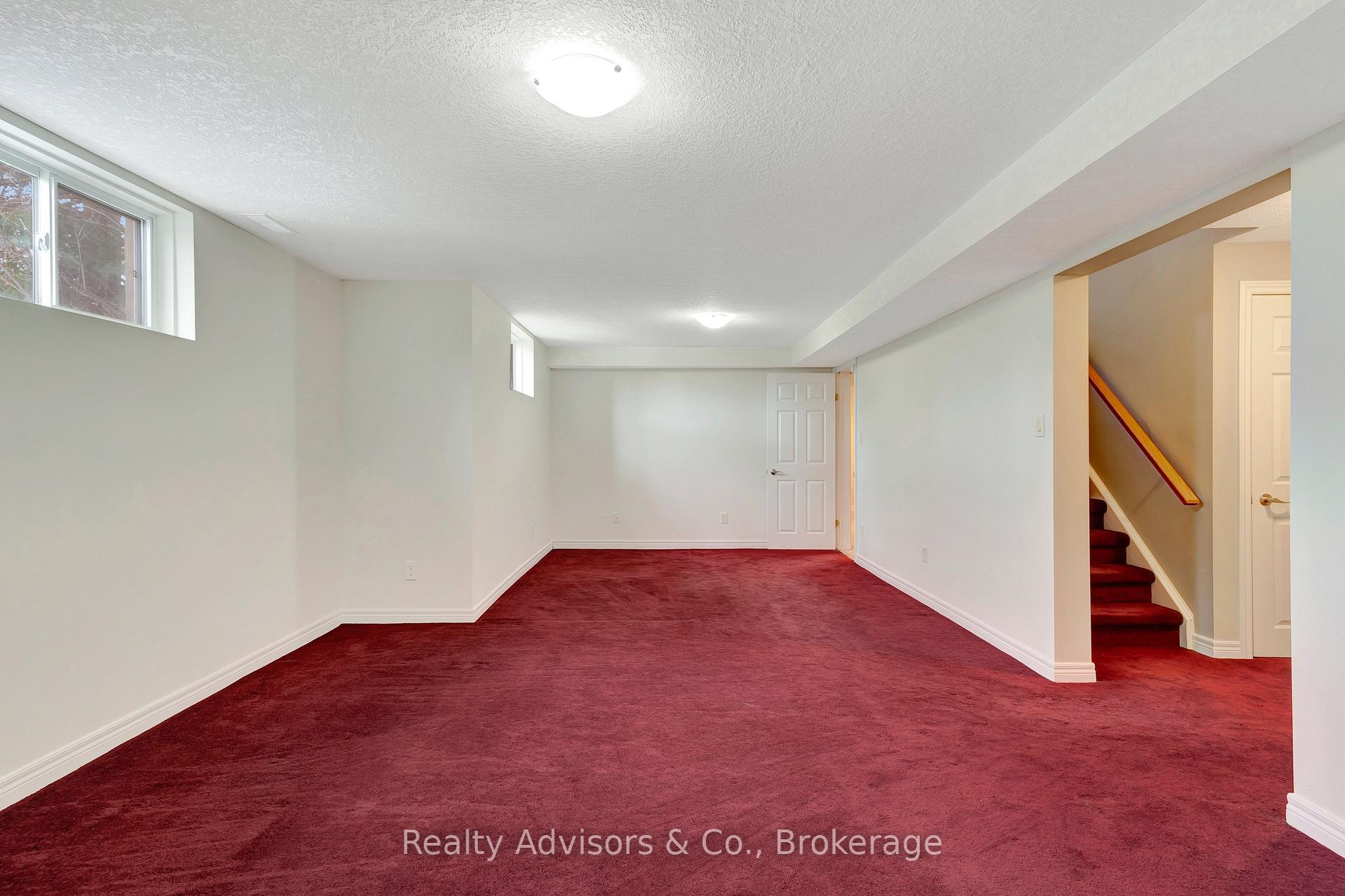 Photo 27 of 537 Buckingham Boulevard, Waterloo — HOMEH
