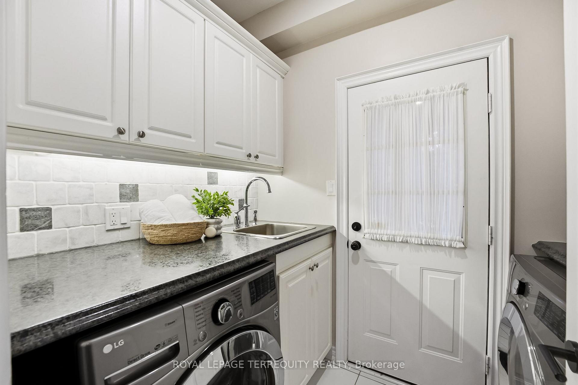 Photo 20 of 134 Cassels Road E, Whitby, Brooklin — HOMEH