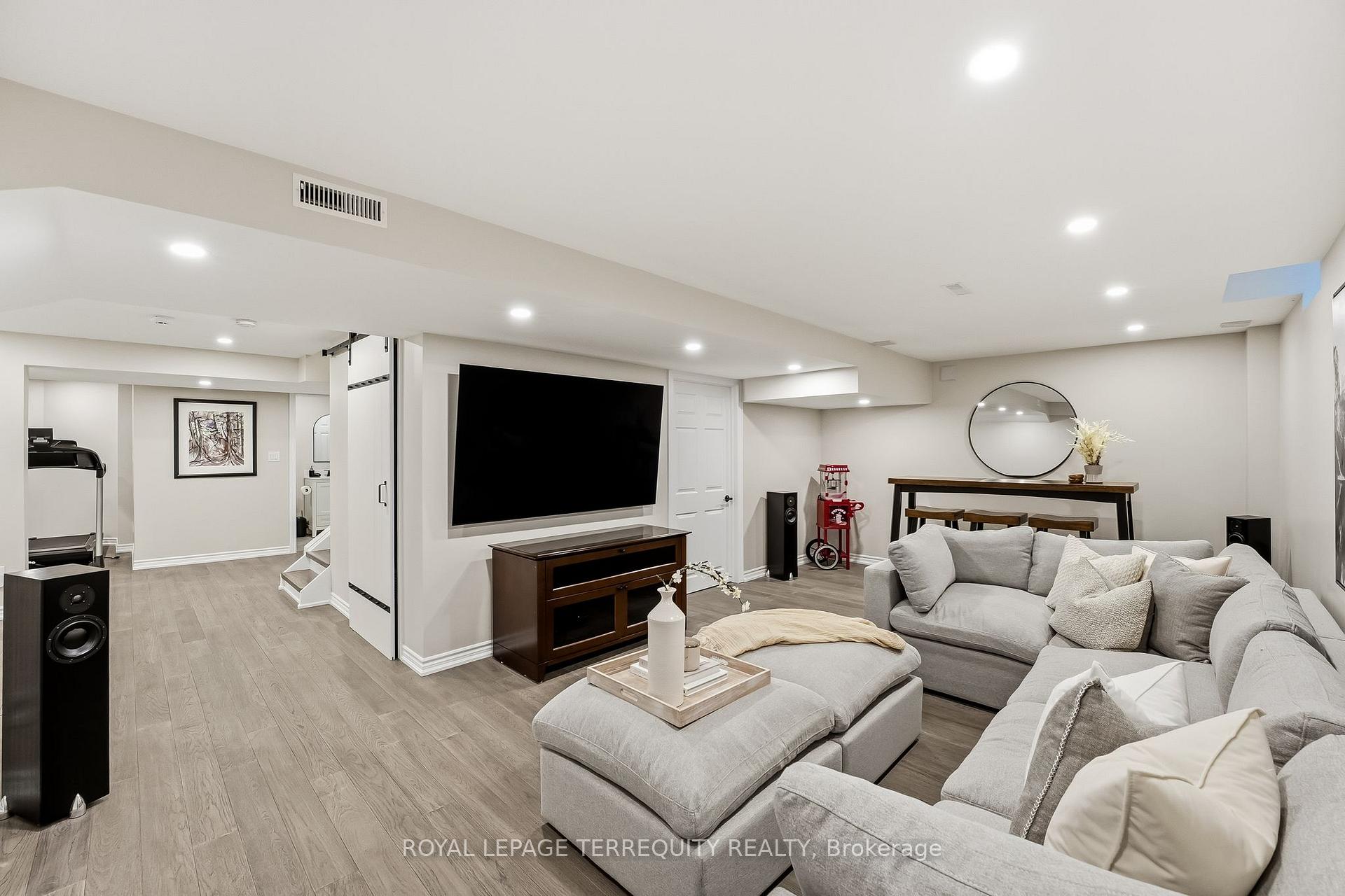 Photo 34 of 134 Cassels Road E, Whitby, Brooklin — HOMEH