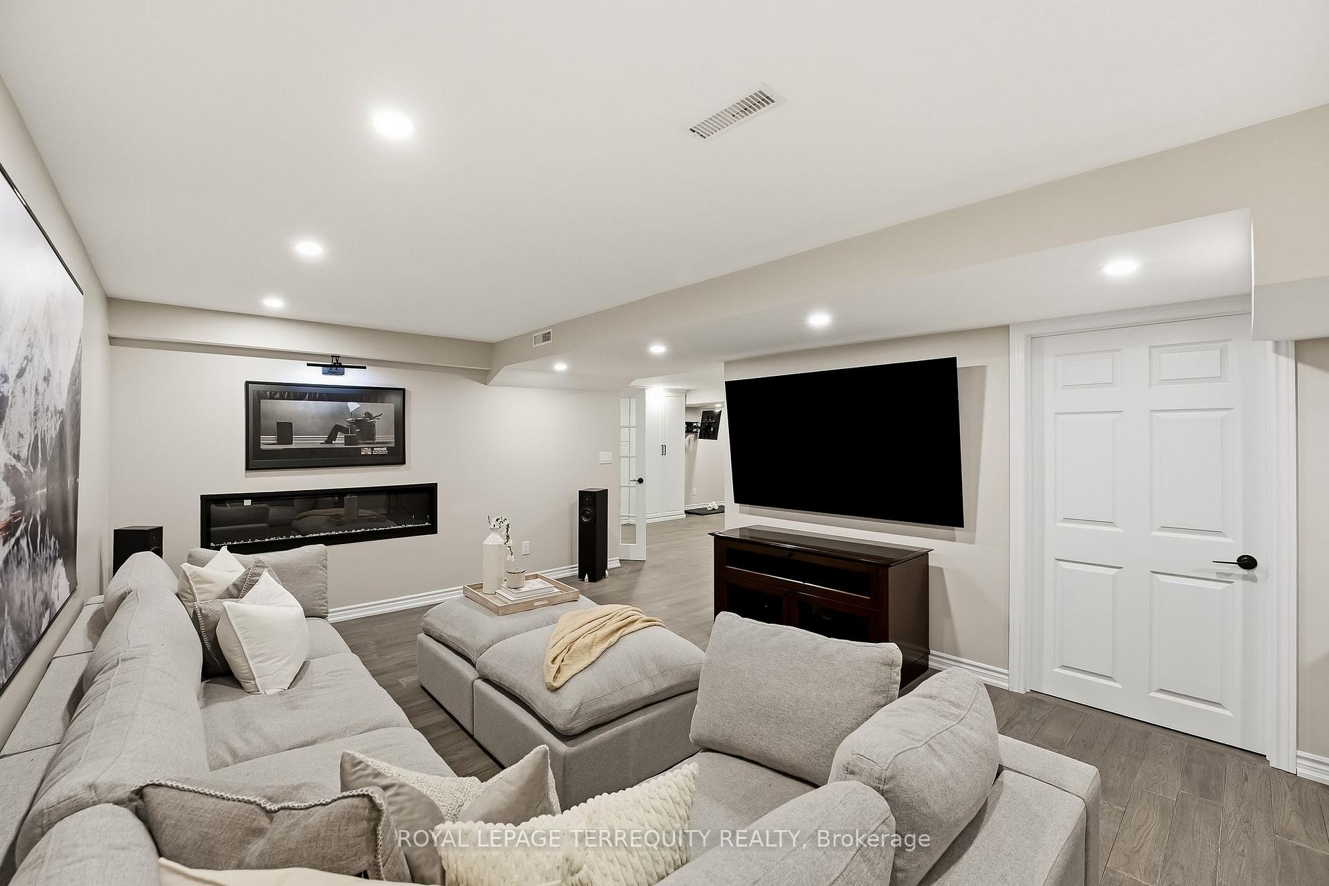 Photo 35 of 134 Cassels Road E, Whitby, Brooklin — HOMEH