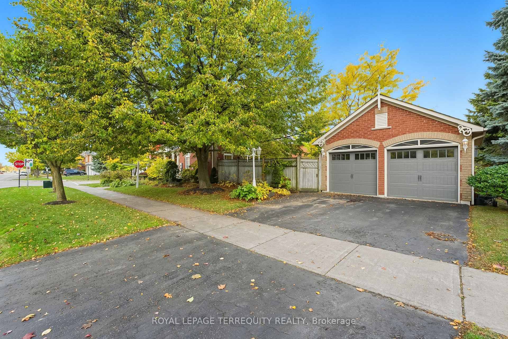 Photo 48 of 134 Cassels Road E, Whitby, Brooklin — HOMEH