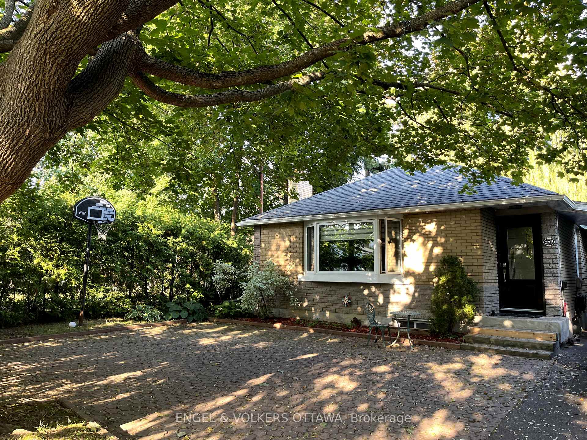 Photo 1 of 2205 Webster Avenue, Ottawa, Alta Vista — HOMEH