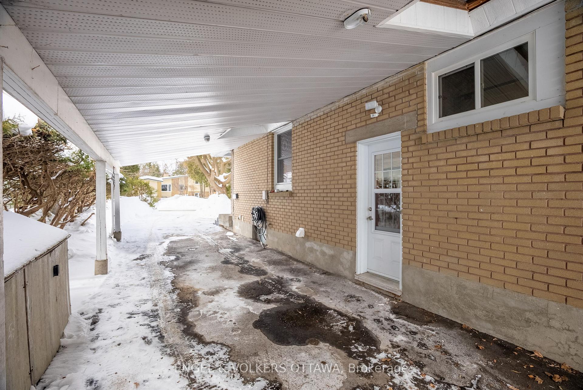 Photo 4 of 2205 Webster Avenue, Ottawa, Alta Vista — HOMEH