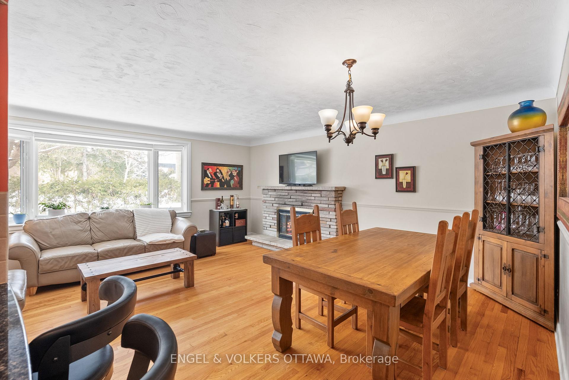 Photo 10 of 2205 Webster Avenue, Ottawa, Alta Vista — HOMEH
