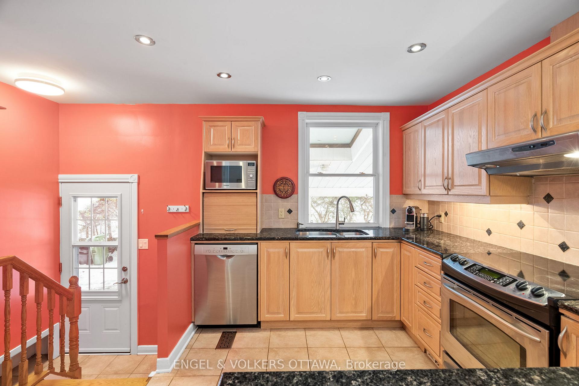 Photo 13 of 2205 Webster Avenue, Ottawa, Alta Vista — HOMEH