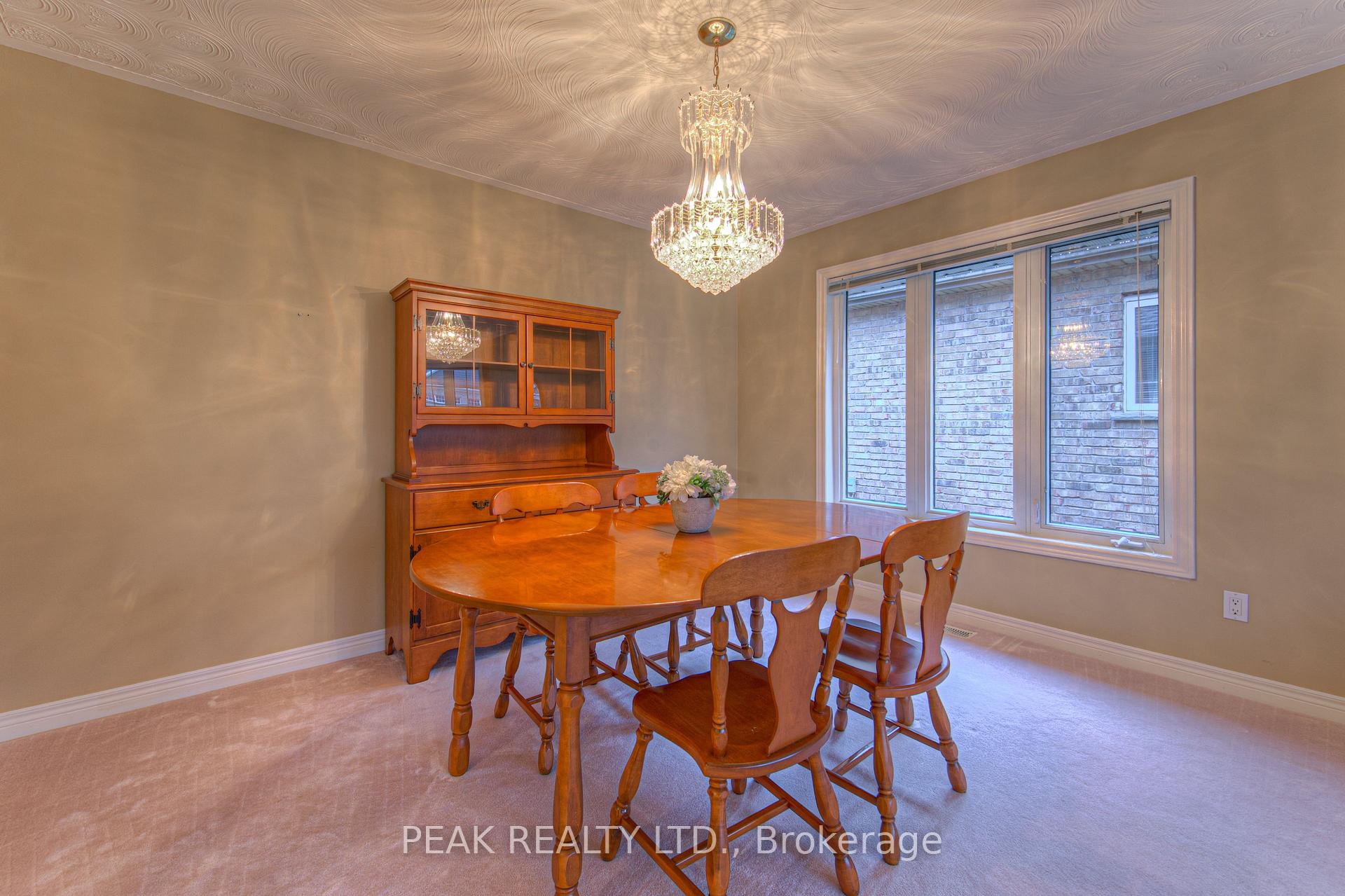 Photo 6 of 300 Thorncrest Drive, Waterloo — HOMEH
